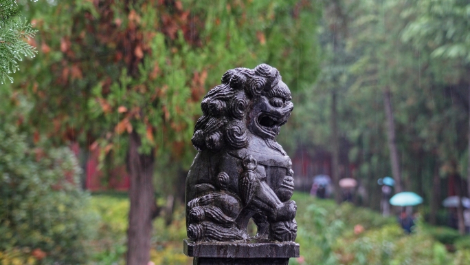 雨天寺庙空镜头