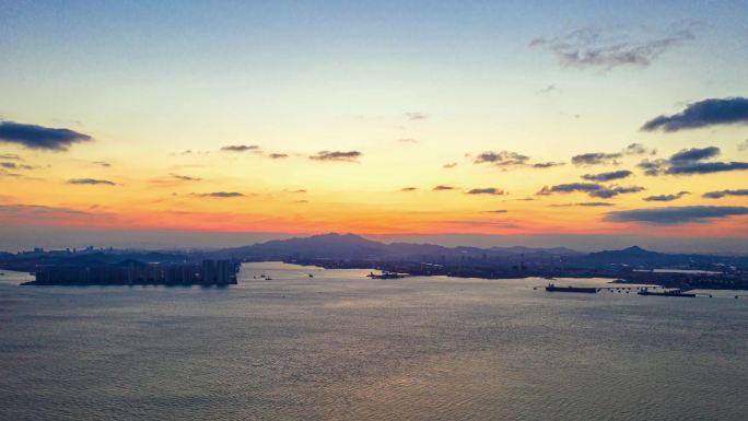 大海夕阳晚霞黄岛区货轮运输唯美落日航拍