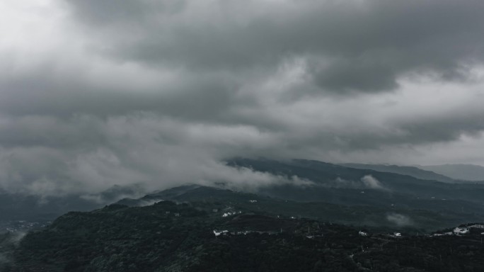 4k航拍山间水墨云雾