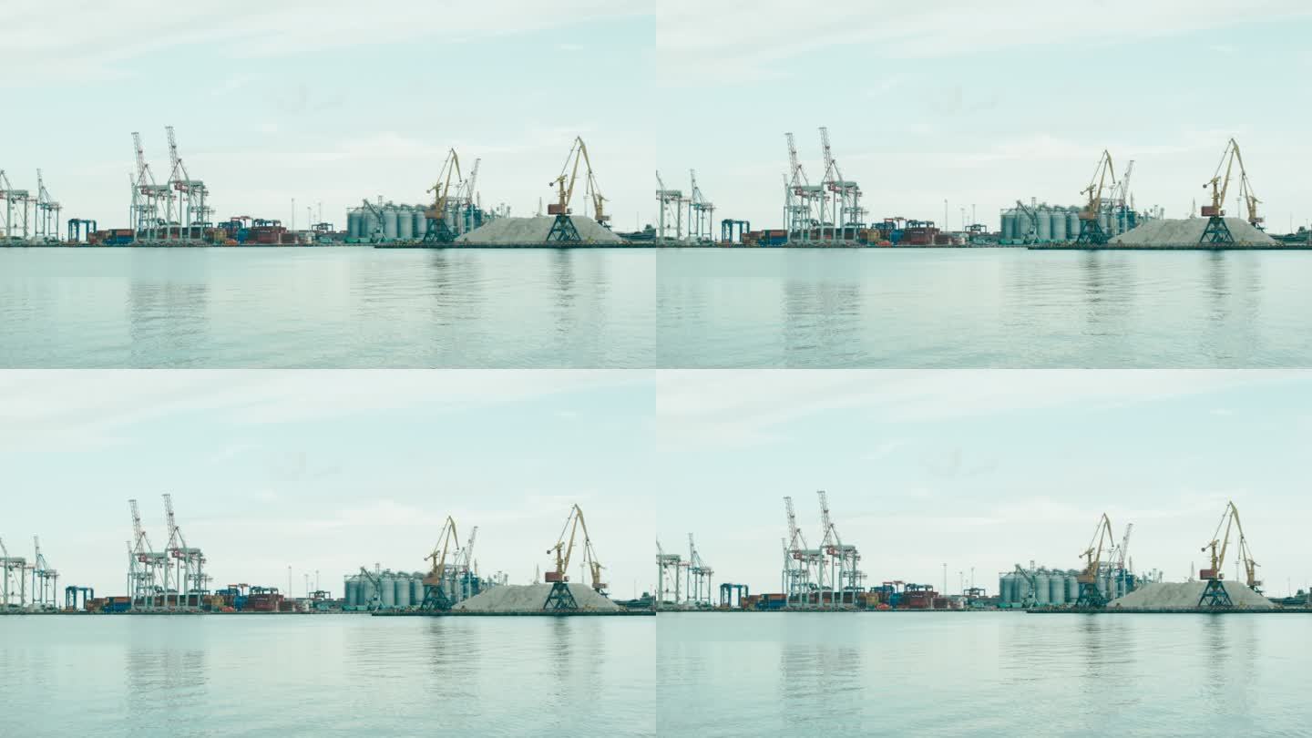 敖德萨港广阔蓝海平静蓝海海上建设