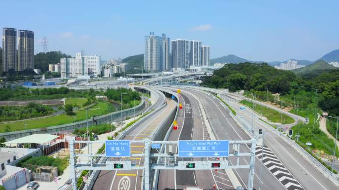 香港莲塘港/香园围边境管制站的无人机视图