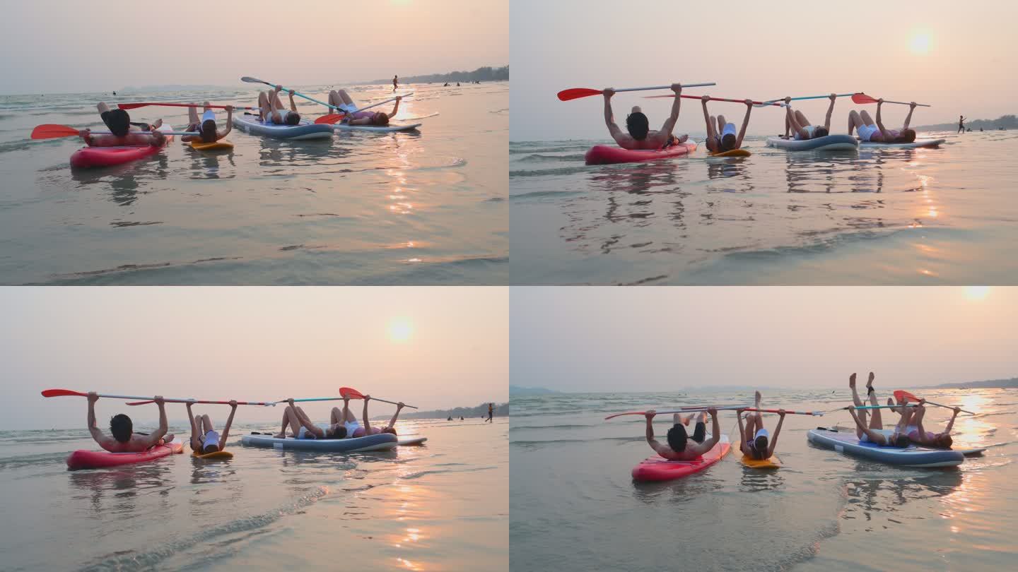 TIme夏季快乐水面海面朋友玩耍船桨