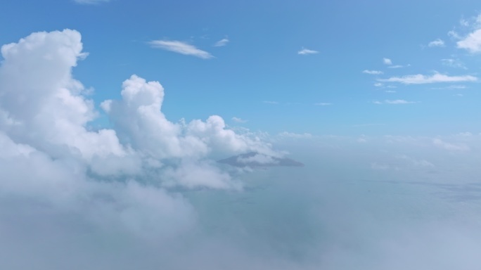 【5K】高空上升穿云航拍白云大海