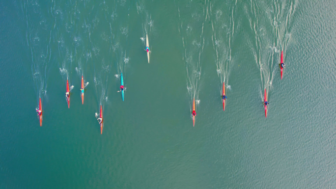 皮划艇比赛水上运动