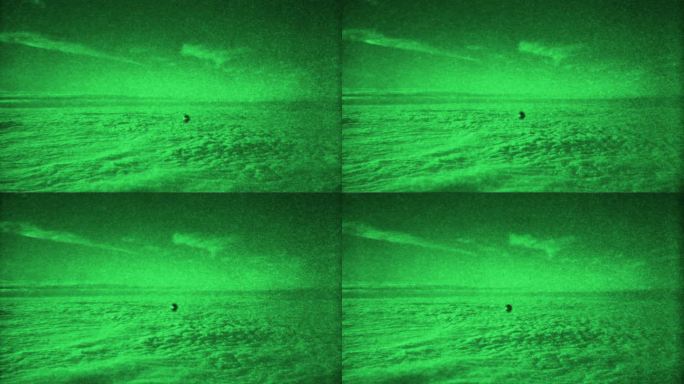 飞越云层的UFO——夜视