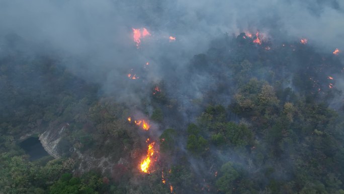 森林火灾航拍