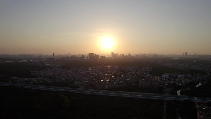 广州海珠区瀛洲生态公园官洲南沙港快速夕阳