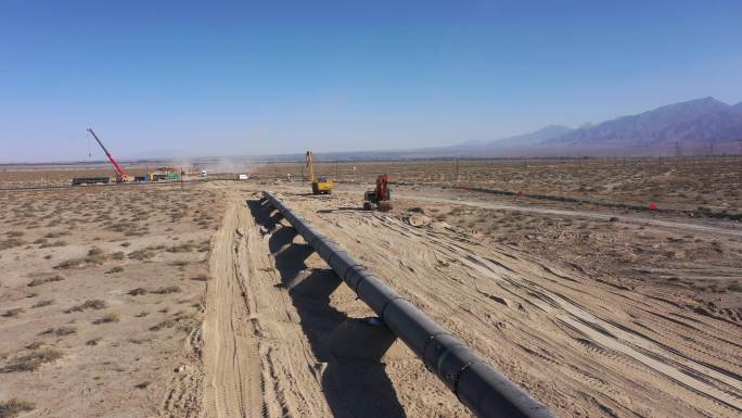 大漠戈壁天然气管道施工现场