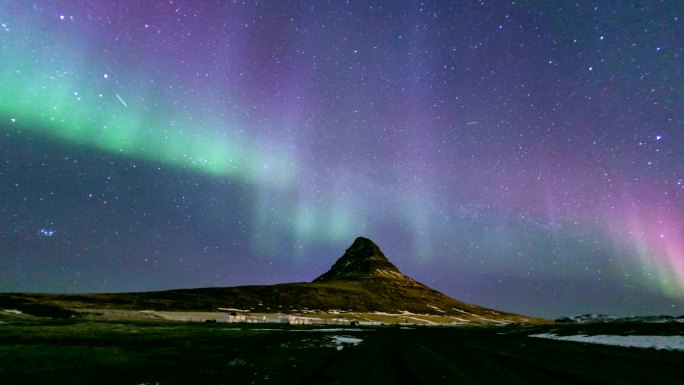 高清延时：冰岛科克朱菲尔的北极光