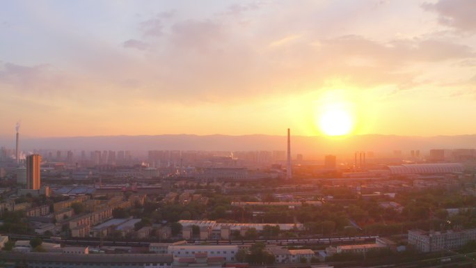 太原北站日落晚霞