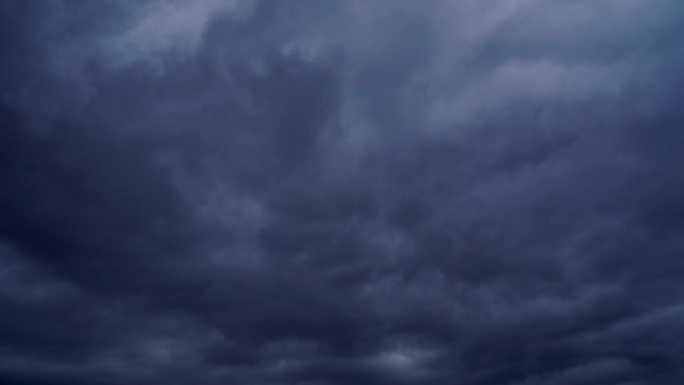 阴天乌云延时天空乌云密布暴风雨天气要下雨