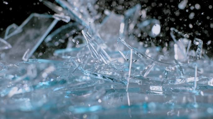 SLO MO LD玻璃碎片落在表面上