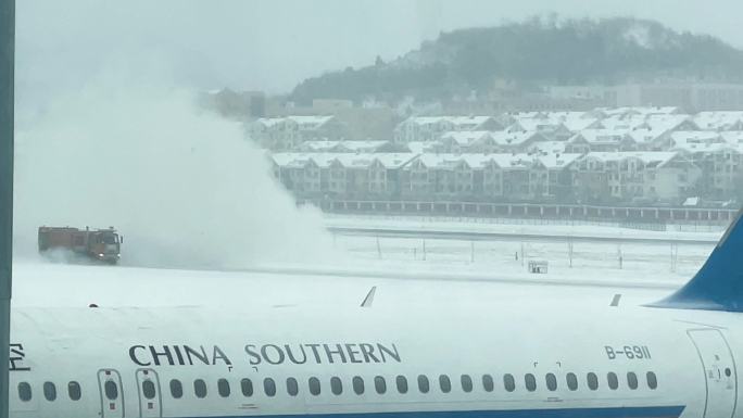 机场暴雪