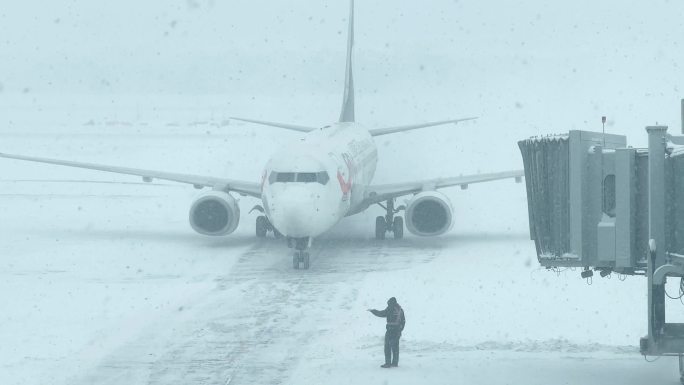 飞机场大雪 大雪 暴雪