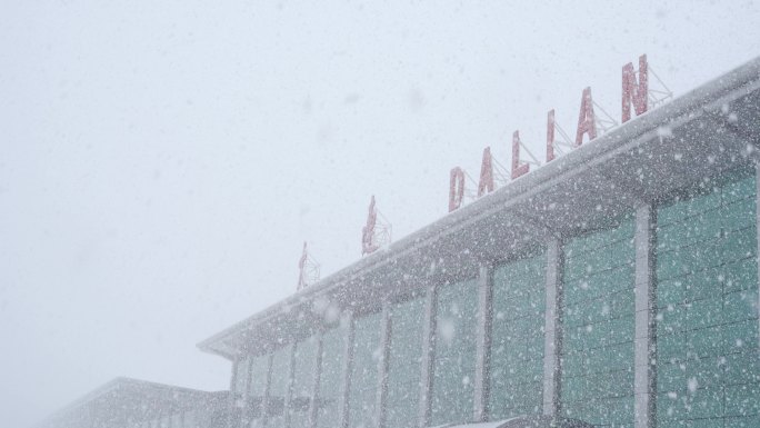 雪天 机场暴雪