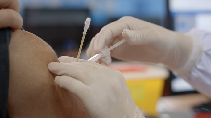 社区医院打新冠疫苗防疫