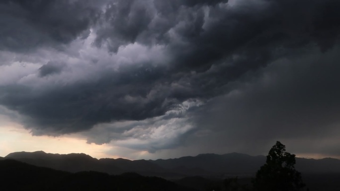 原创雷雨天空视频