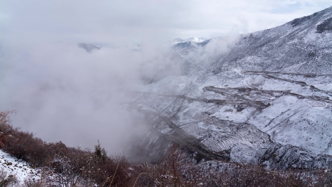 4K怒江72拐雪景云雾延时