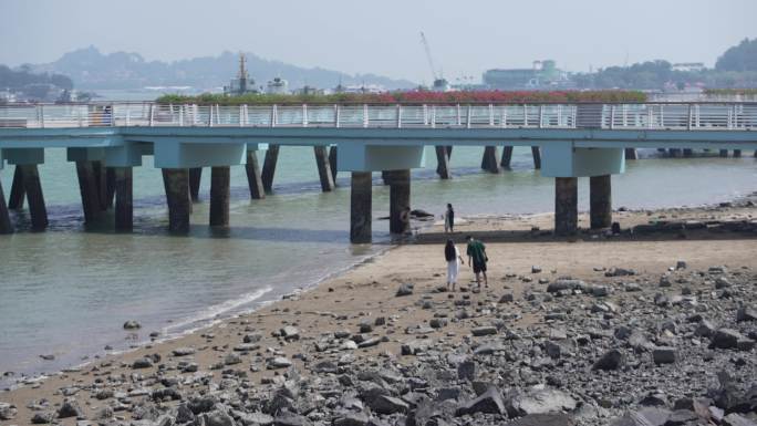 厦门海边青年