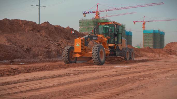 工程修路铺路地基压路挖掘铺路机铲土