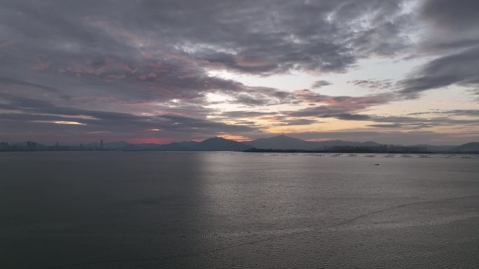 海上日出朝霞