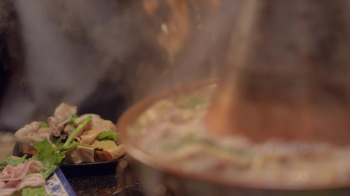铜锅涮 吃火锅 夹菜 美食