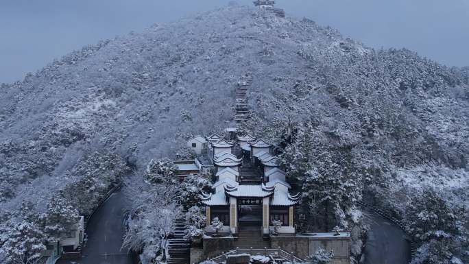 苏州缥缈峰山脉大雪航拍4K素材