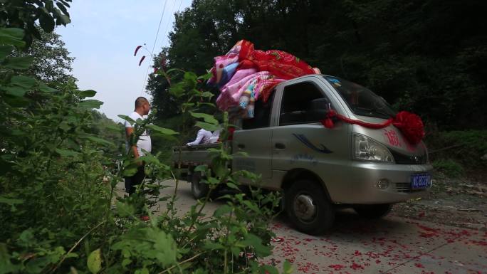 乡间小路 婚车队