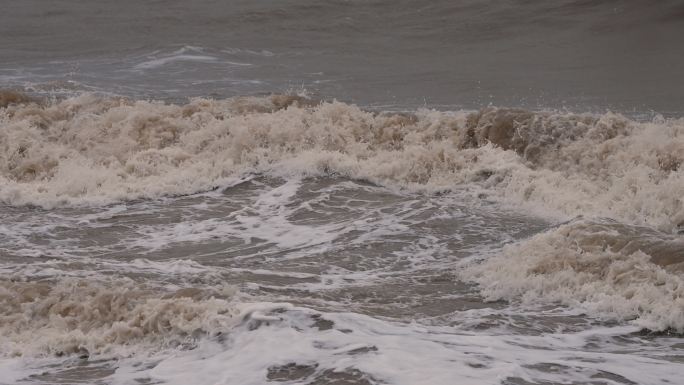 台风天沙滩海浪-慢镜头
