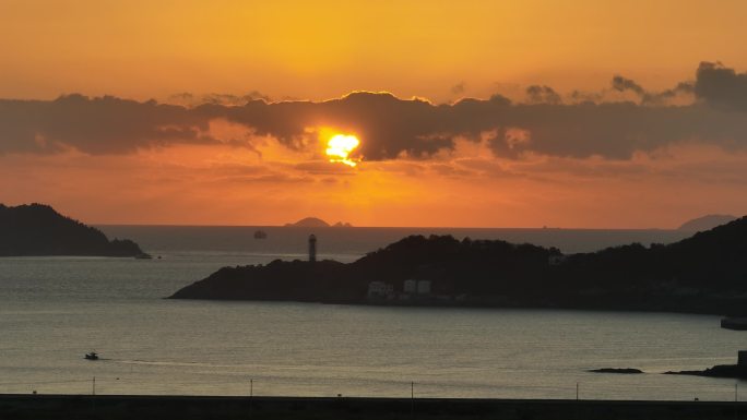 日出大海