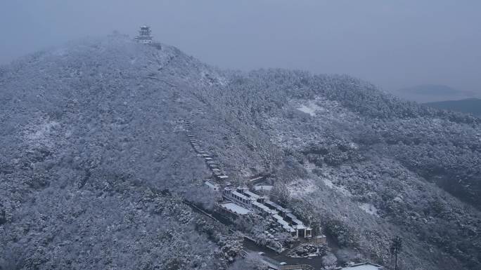 苏州缥缈峰山脉大雪航拍4K素材