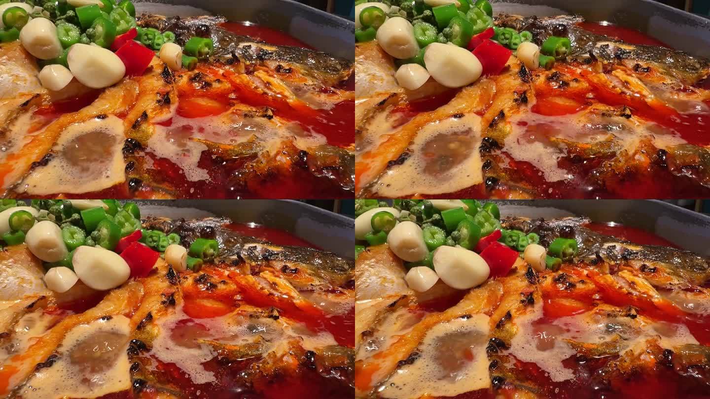 铁板烤鱼炖鱼美食