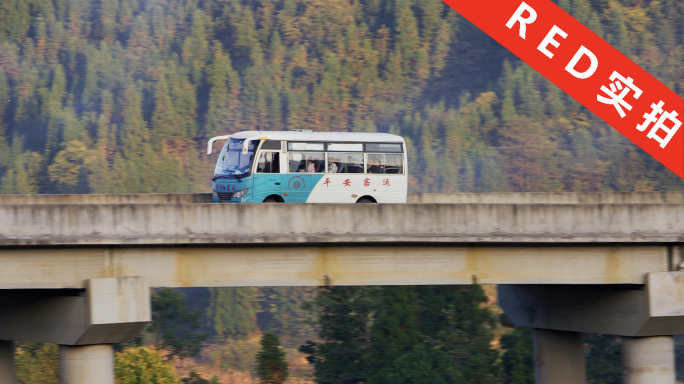 4k城乡生活各种车经过高架桥