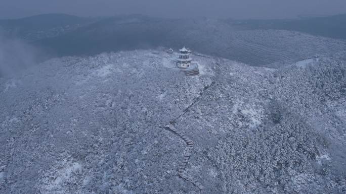 苏州缥缈峰山脉大雪航拍4K素材