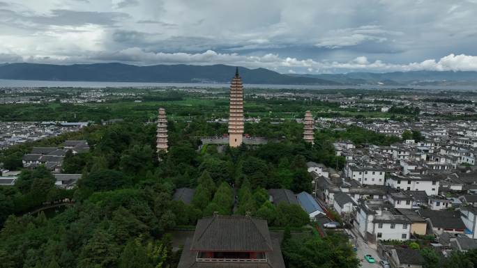 航拍大理崇圣寺三塔