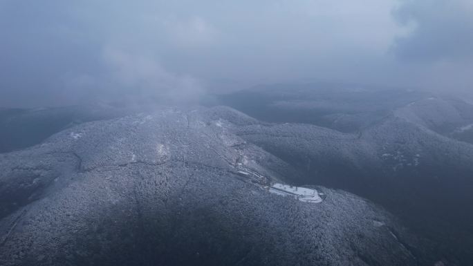 苏州缥缈峰山脉大雪航拍4K素材