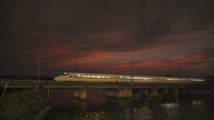 夜晚的动车 黑夜火车