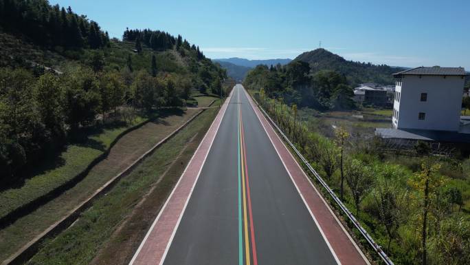 漂亮的乡村彩虹公路