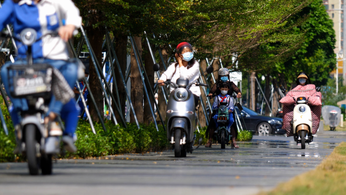 骑电动车素材 骑行安全 接送孩子 上下班