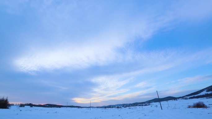 历史再现 白雪皑皑 古人骑马 蓝天白云