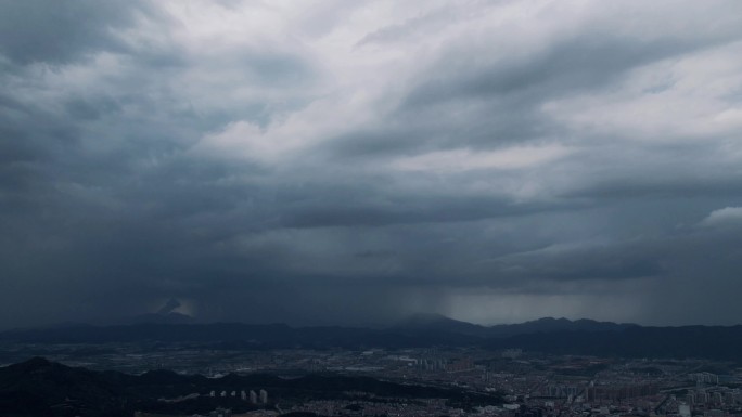 乌云延时雨幡乌云密布