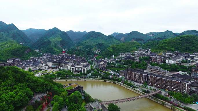 茅台镇 赤水河 清澈河水