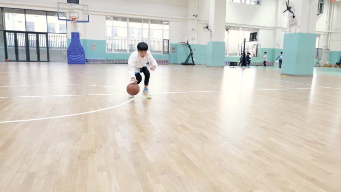 小学篮球课