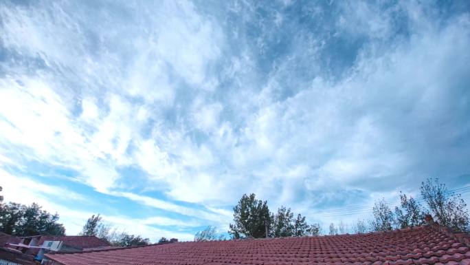 老家屋顶蓝天白云