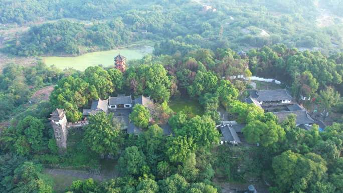 广安神龙山巴人石头城风景区