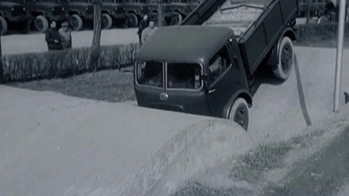 50年代60年代卡车越野下水实验测试