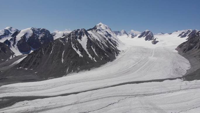新疆阿勒泰友谊峰冰川航拍