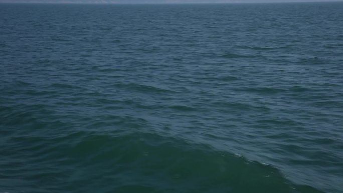 渔船出海海浪海面镜头船内镜头