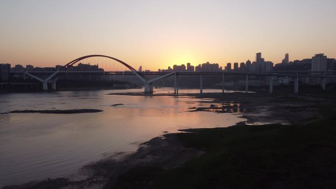 夕阳下的城市