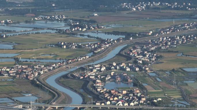 航拍江南浙江绍兴诸暨浦阳江秋天田野新农村